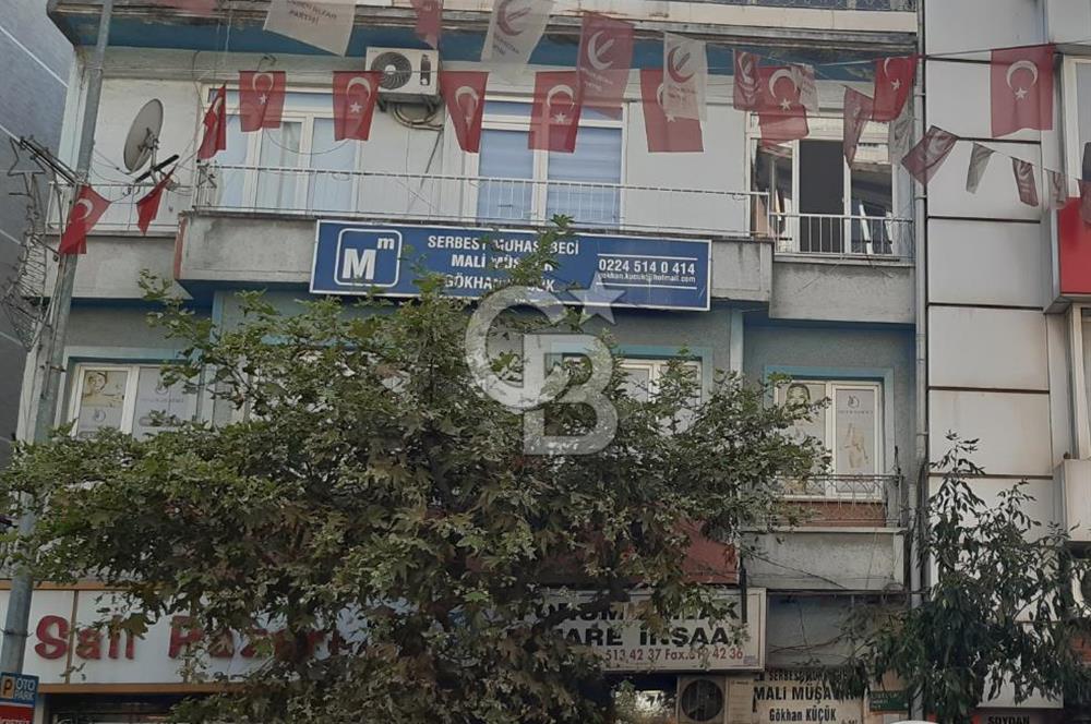 GEMLİK İSTİKLAL CD'DE 230M2(NET) MERKEZİ KONUMDA SATILIK DAİRE.