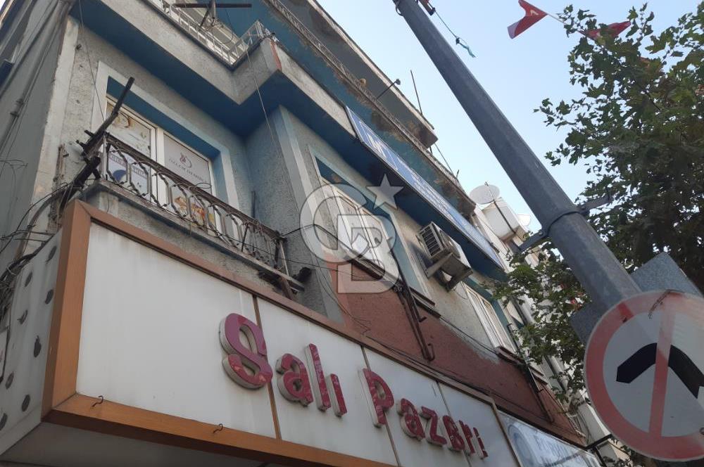 GEMLİK İSTİKLAL CADDESİN'DE 110M2(NET) SATILIK DAİRE.