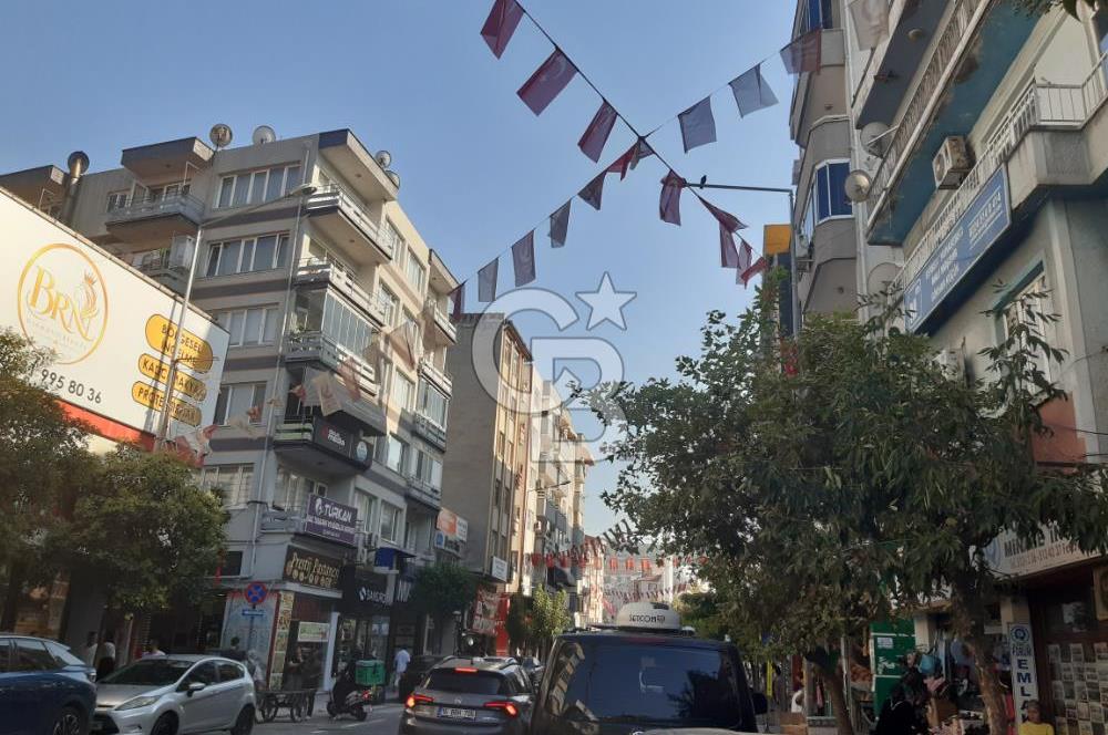 GEMLİK İSTİKLAL CADDESİN'DE 110M2(NET) SATILIK DAİRE.