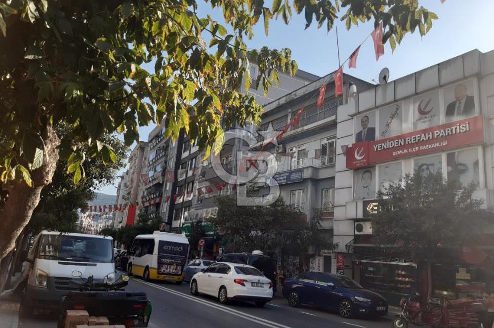 GEMLİK İSTİKLAL CADDESİN'DE 110M2(NET) SATILIK DAİRE.