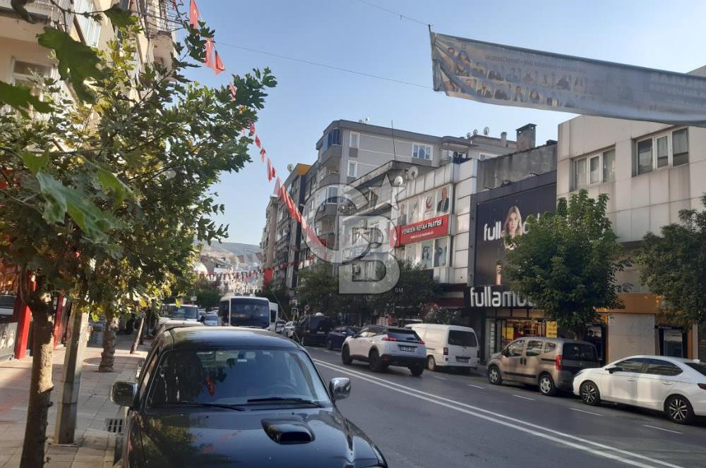 GEMLİK İSTİKLAL CADDESİN'DE 110M2(NET) SATILIK DAİRE.