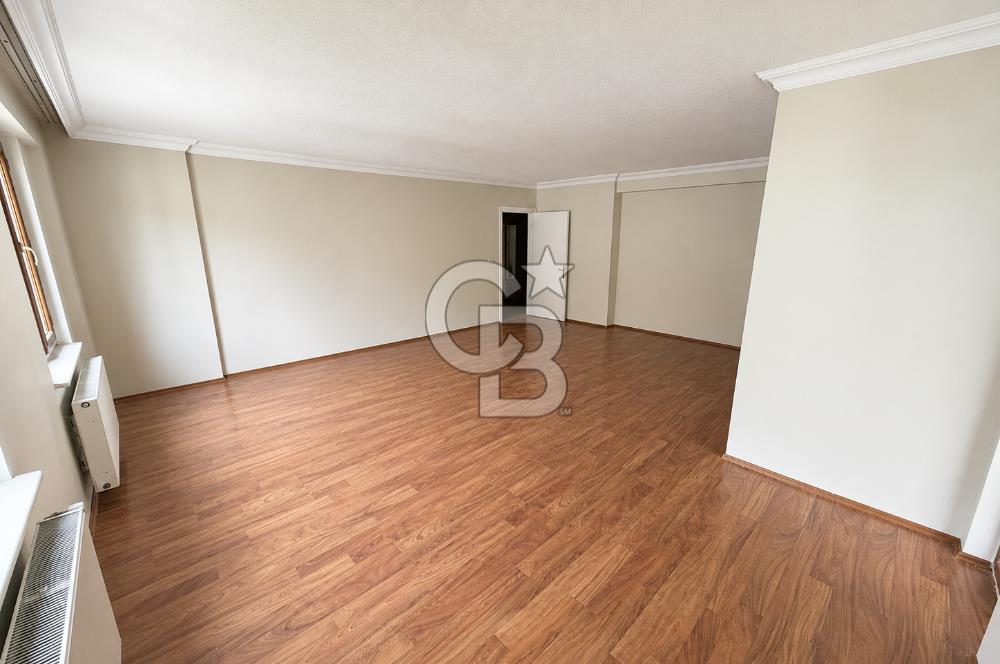 Yaşamkent Merkezde Kiralık 4+1 Geniş Daire