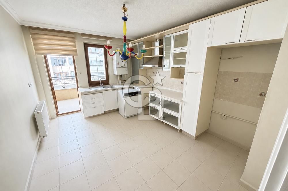 Yaşamkent Merkezde Kiralık 4+1 Geniş Daire
