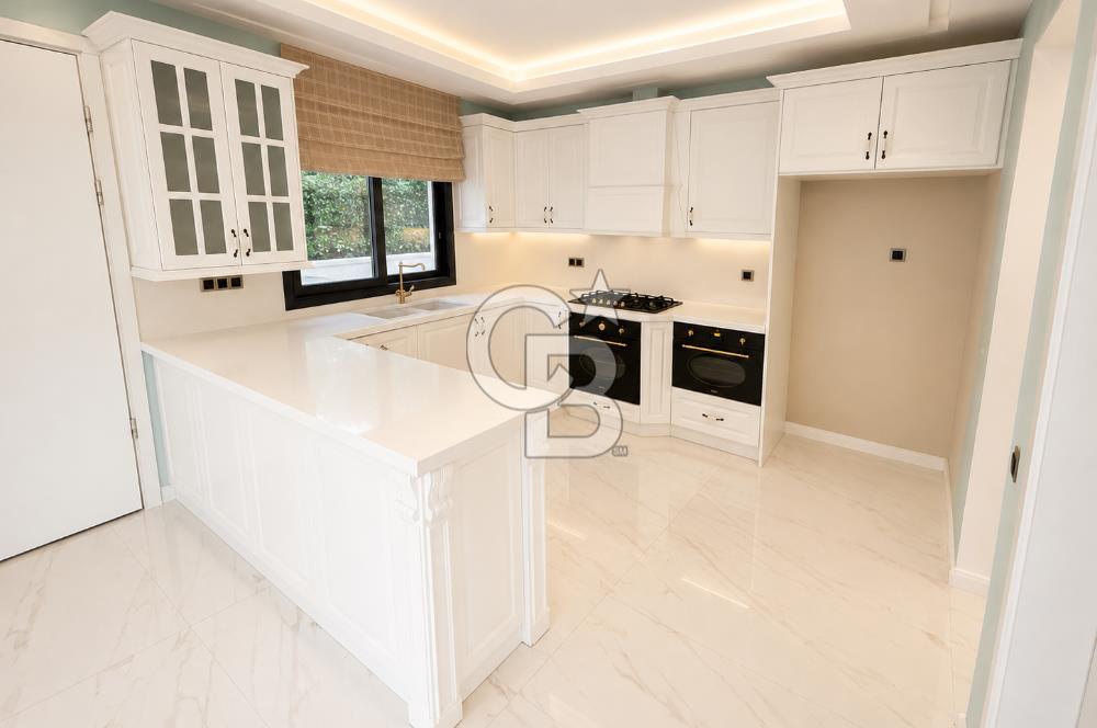 Narlıdere Limanreiste Denize 250 m | 6+2 | 200 m² Net | Villa