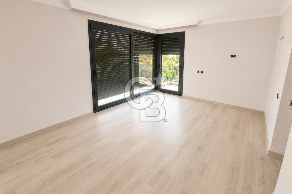 Narlıdere Limanreiste Denize 250 m | 6+2 | 200 m² Net | Villa