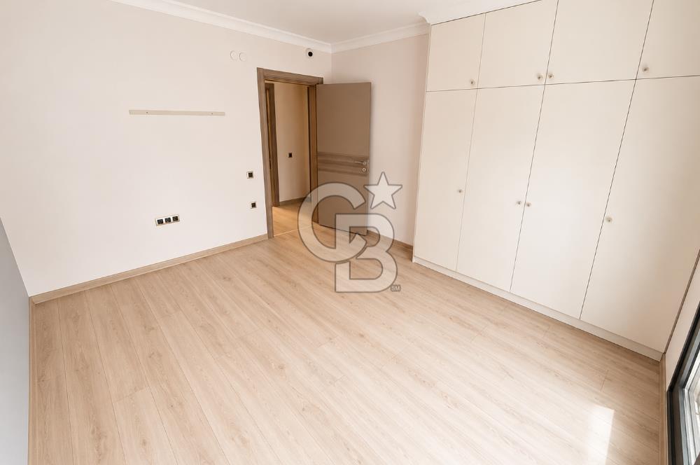 Narlıdere Limanreiste Denize 250 m | 6+2 | 200 m² Net | Villa