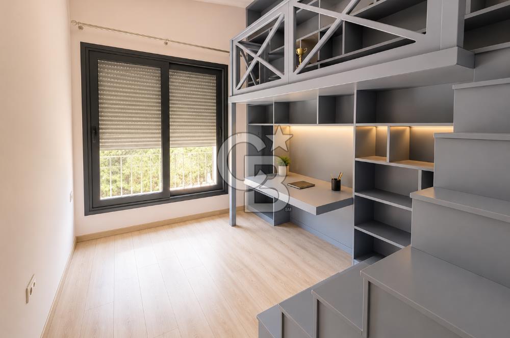 Narlıdere Limanreiste Denize 250 m | 6+2 | 200 m² Net | Villa