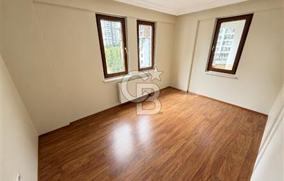 Yaşamkent Merkezde Kiralık 4+1 Geniş Daire