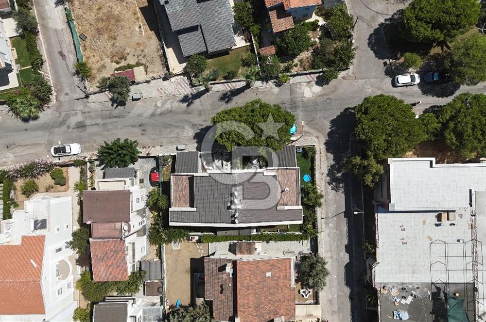 Narlıdere Limanreiste Denize 250 m | 6+2 | 200 m² Net | Villa