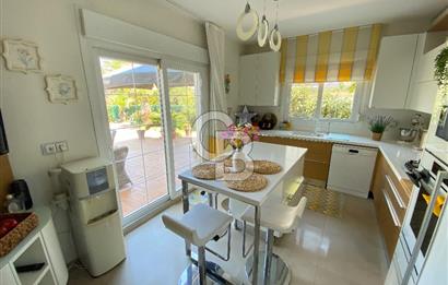 Güzelbahçe Yelki'de 560m2 Arsa İçinde Müstakil,Havuzlu 4+1 Villa
