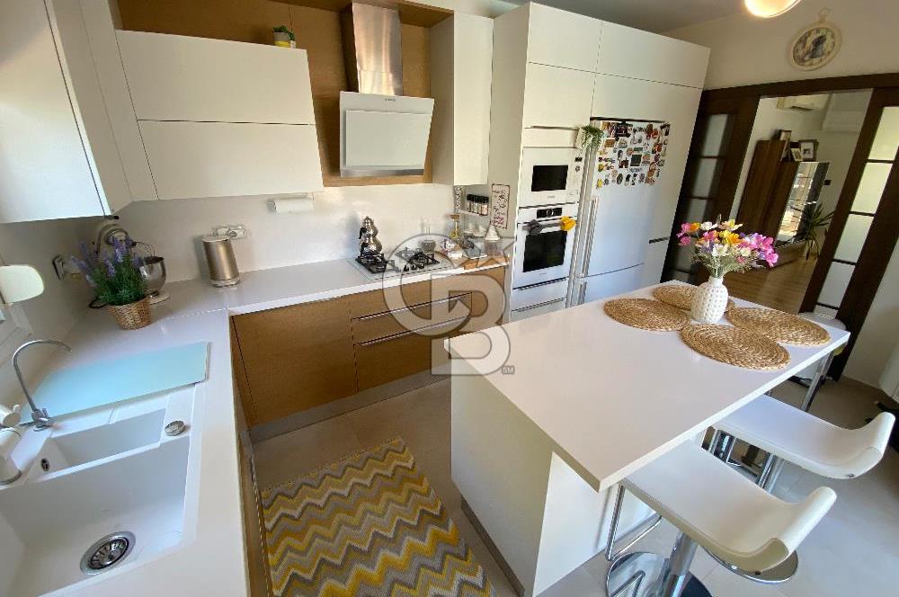 Güzelbahçe Yelki'de 560m2 Arsa İçinde Müstakil,Havuzlu 4+1 Villa