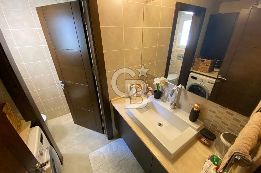 Güzelbahçe Yelki'de 560m2 Arsa İçinde Müstakil,Havuzlu 4+1 Villa