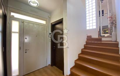 Güzelbahçe Yelki'de 560m2 Arsa İçinde Müstakil,Havuzlu 4+1 Villa