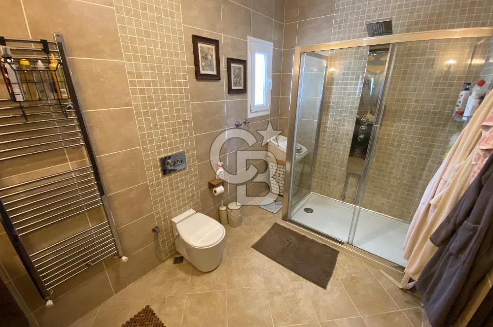 Güzelbahçe Yelki'de 560m2 Arsa İçinde Müstakil,Havuzlu 4+1 Villa