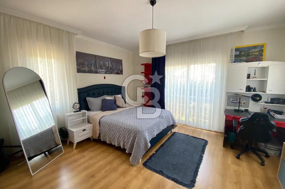 Güzelbahçe Yelki'de 560m2 Arsa İçinde Müstakil,Havuzlu 4+1 Villa