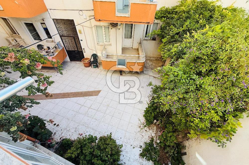 Çandarlıda Sahile 30 Metre Tadilatlı Satılık 1+1 Daire