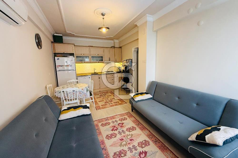 Çandarlıda Sahile 30 Metre Tadilatlı Satılık 1+1 Daire