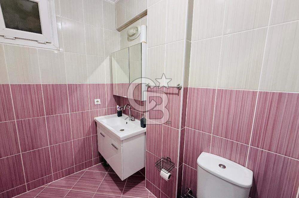 Çandarlıda Sahile 30 Metre Tadilatlı Satılık 1+1 Daire