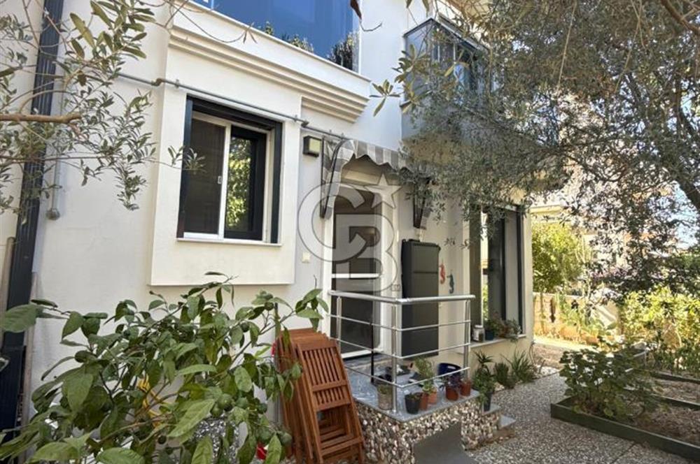 Urla Çeşmealtında Satılık 3+1 Villa