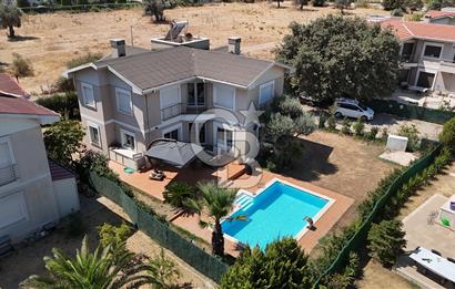Güzelbahçe Yelki'de 560m2 Arsa İçinde Müstakil,Havuzlu 4+1 Villa