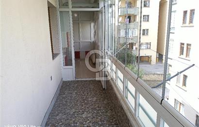 Huzur mahallesi Salı Pazarı köşesinde 3+1 Harika konumda