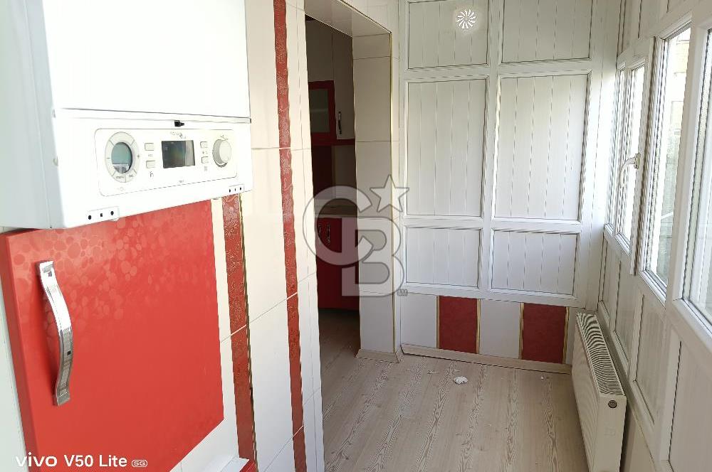 Huzur mahallesi Salı Pazarı köşesinde 3+1 Harika konumda