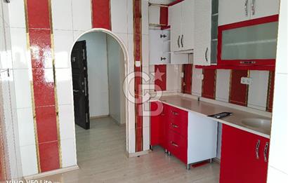 Huzur mahallesi Salı Pazarı köşesinde 3+1 Harika konumda