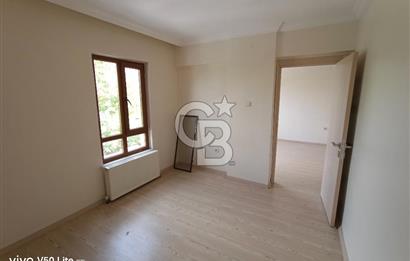Huzur mahallesi Salı Pazarı köşesinde 3+1 Harika konumda