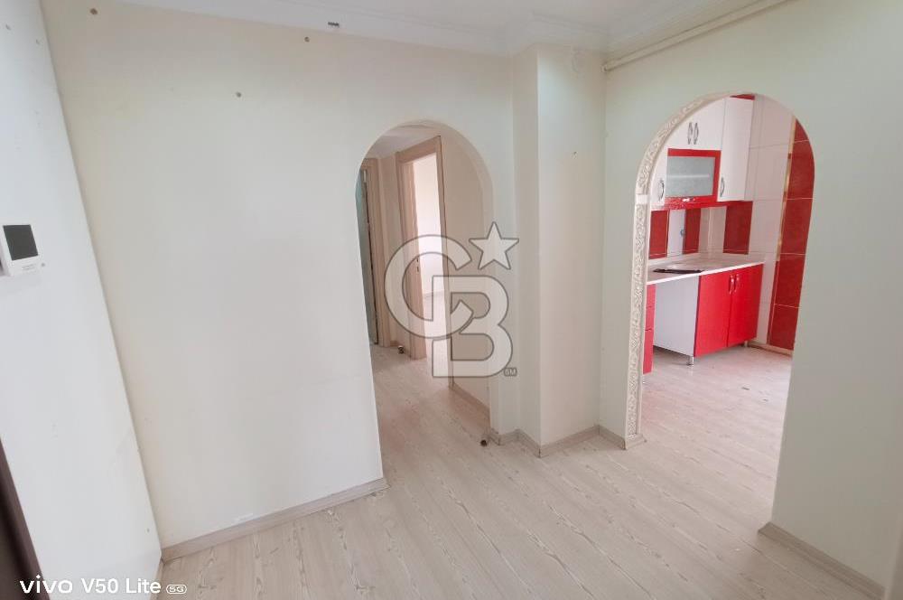 Huzur mahallesi Salı Pazarı köşesinde 3+1 Harika konumda