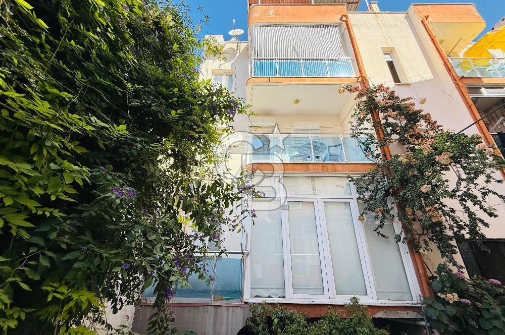 Çandarlıda Sahile 30 Metre Tadilatlı Satılık 1+1 Daire