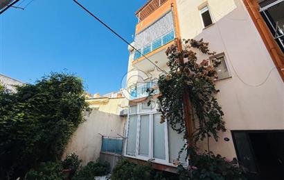 Çandarlıda Sahile 30 Metre Tadilatlı Satılık 1+1 Daire