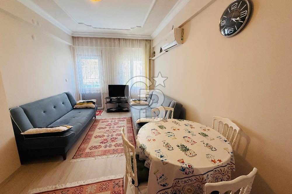 Çandarlıda Sahile 30 Metre Tadilatlı Satılık 1+1 Daire