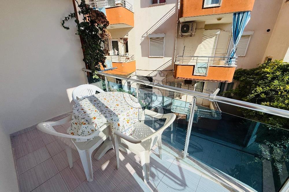 Çandarlıda Sahile 30 Metre Tadilatlı Satılık 1+1 Daire