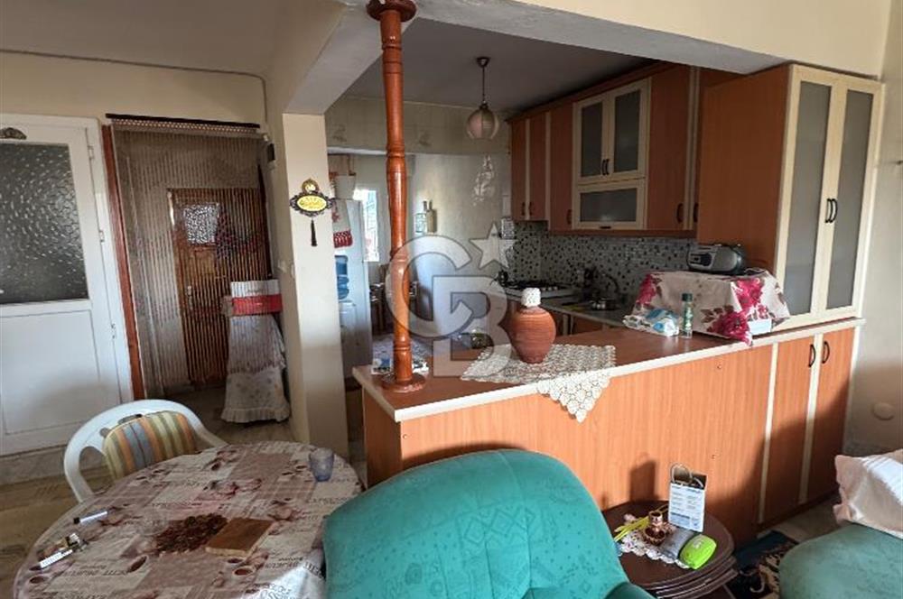 Urla Gülbahçe’de Geniş Bahçeli, Denize Yakın Satılık Müstakil Ev
