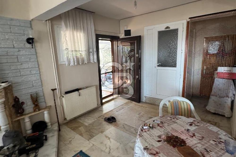 Urla Gülbahçe’de Geniş Bahçeli, Denize Yakın Satılık Müstakil Ev