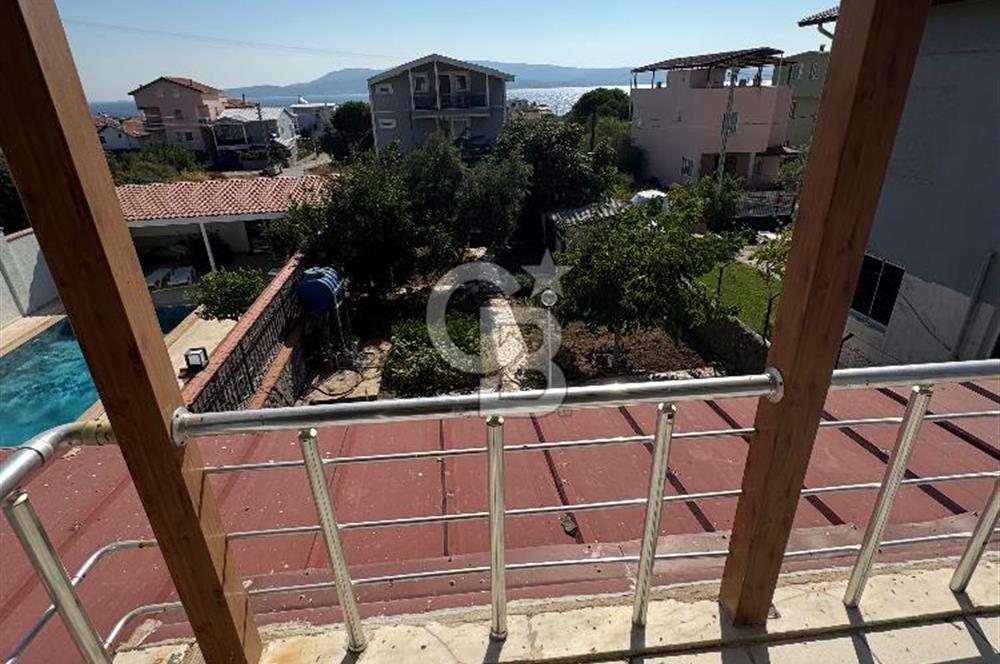 Urla Gülbahçe’de Geniş Bahçeli, Denize Yakın Satılık Müstakil Ev