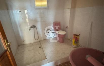 Urla Gülbahçe’de Geniş Bahçeli, Denize Yakın Satılık Müstakil Ev