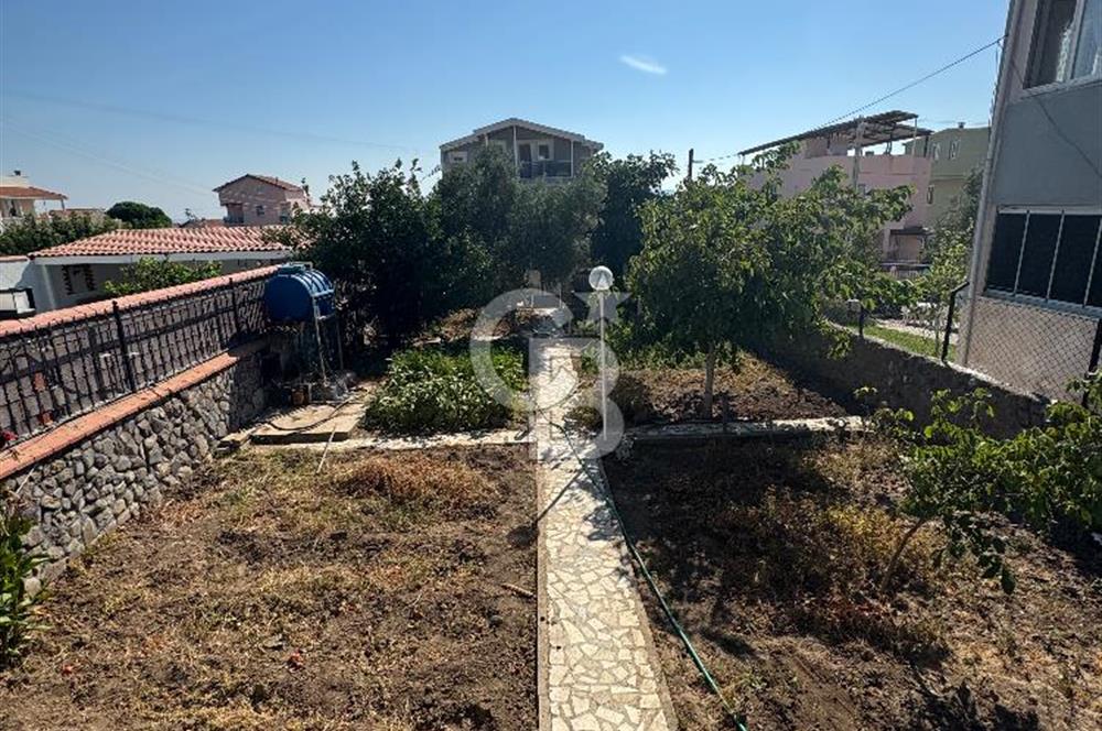 Urla Gülbahçe’de Geniş Bahçeli, Denize Yakın Satılık Müstakil Ev