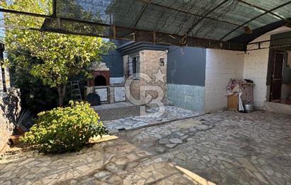 Urla Gülbahçe’de Geniş Bahçeli, Denize Yakın Satılık Müstakil Ev
