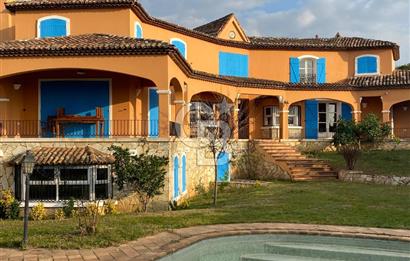 Darıca' da Özel Mimari Tasarımlı Havuzlu İkiz Villa