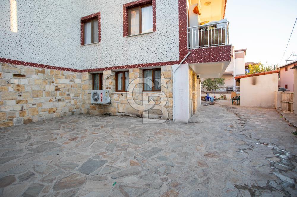 Foça  Kazım Dirik Mah Kiralık 2+1 Bahçe Katı Daire Eşyasız