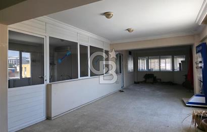 KARABAĞLAR SANAYİNİN MERKEZİNDE 1260 M² KOMPLE KİRALIK İŞYERİ