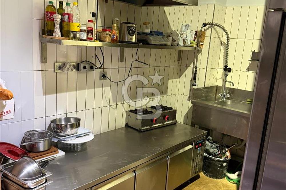 CADDEBOSTAN’IN EN İŞLEK NOKTASINDA DEVREN CAFE