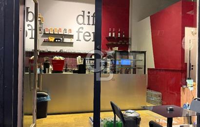CADDEBOSTAN’IN EN İŞLEK NOKTASINDA DEVREN CAFE