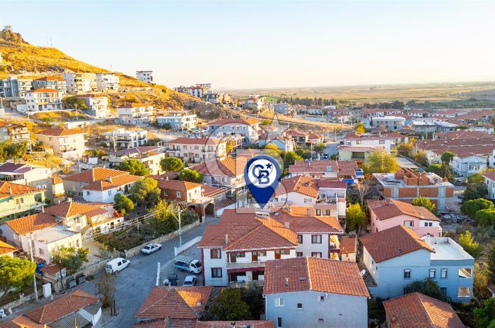Foça  Kazım Dirik Mah Kiralık 2+1 Bahçe Katı Daire Eşyasız