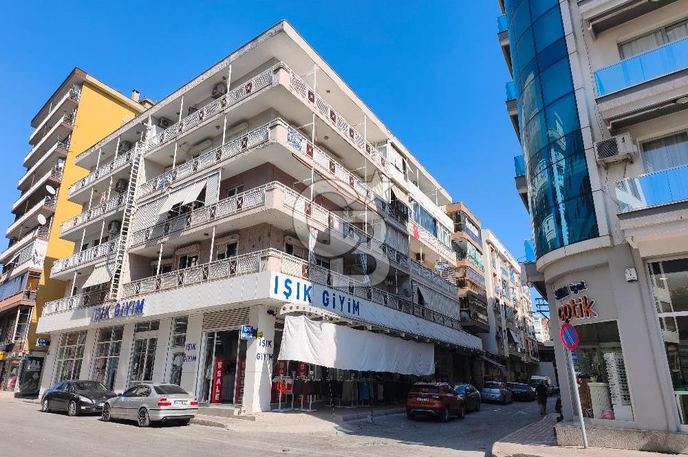 Karşıyaka Anadolu Caddesi Üzerinde Geniş Ferah 3+1 Kiralık Daire