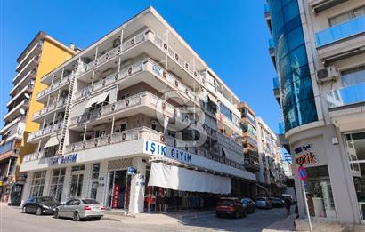 Karşıyaka Anadolu Caddesi Üzerinde Geniş Ferah 3+1 Kiralık Daire