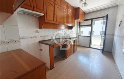 Karşıyaka Anadolu Caddesi Üzerinde Geniş Ferah 3+1 Kiralık Daire