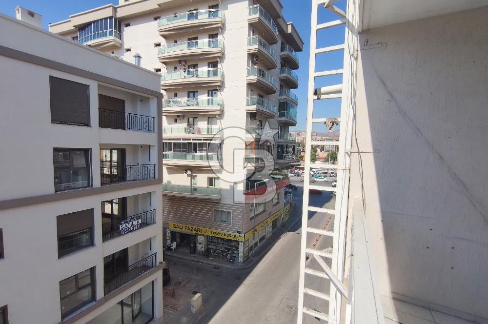 Karşıyaka Anadolu Caddesi Üzerinde Geniş Ferah 3+1 Kiralık Daire