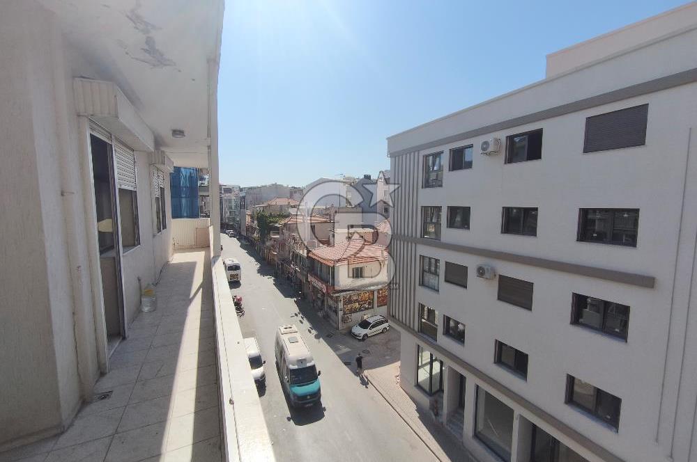 Karşıyaka Anadolu Caddesi Üzerinde Geniş Ferah 3+1 Kiralık Daire